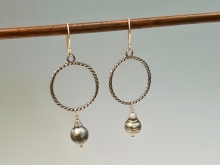 Circle with South Seas pearls Circle with South Seas pearls